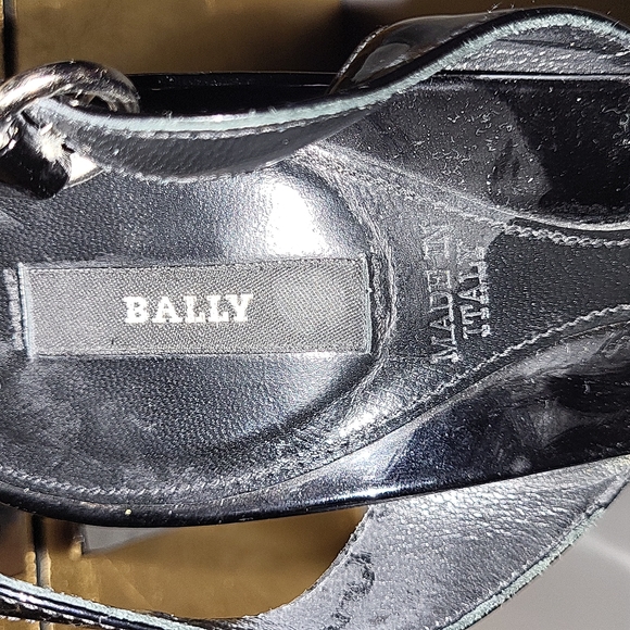 Bally Women\'s Size 6.5 Black Patent Leather Heels.